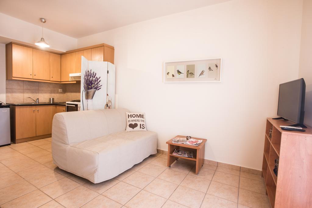 Mini Art Apartments Gerani  Exterior photo
